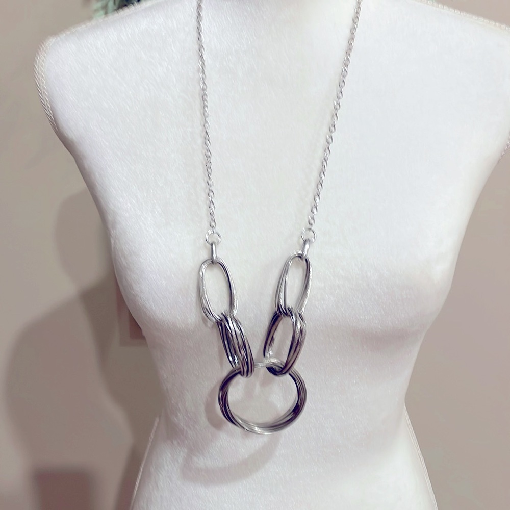 Dazzling Silver plated 16” Necklace